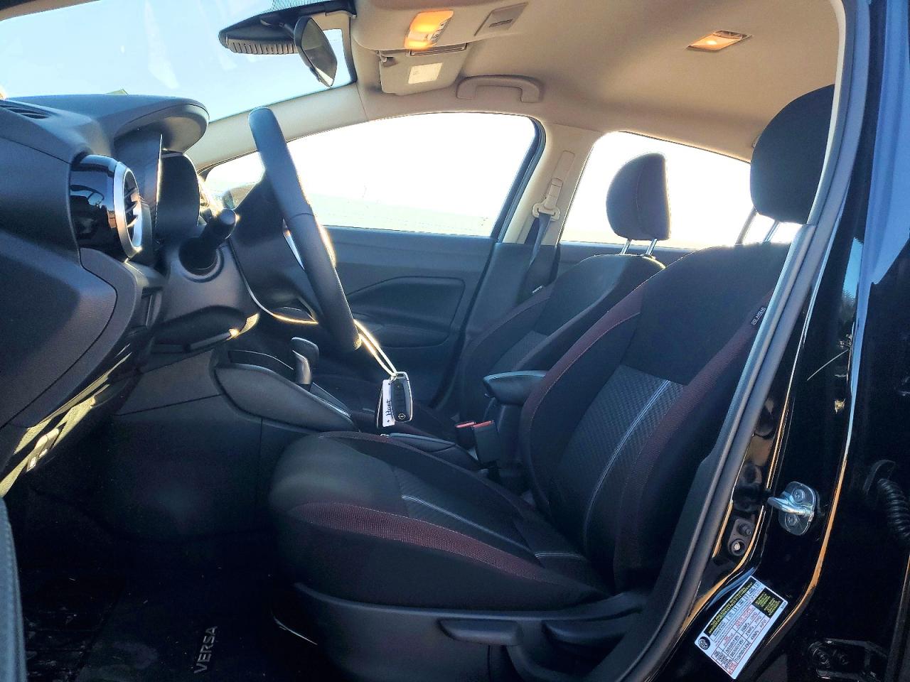 2025 NISSAN VERSA SR photo 13