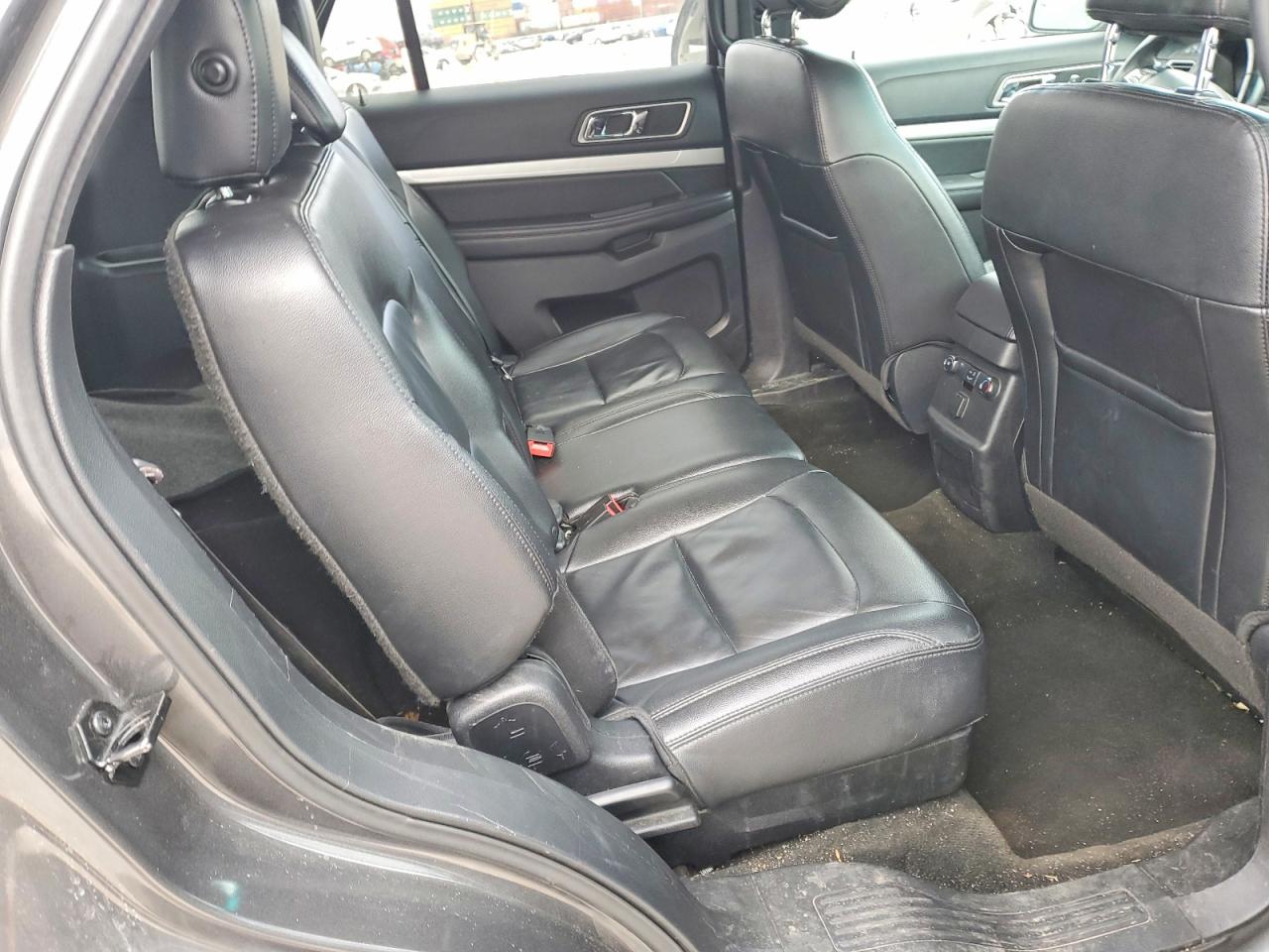 2016 FORD EXPLORER XLT photo 11