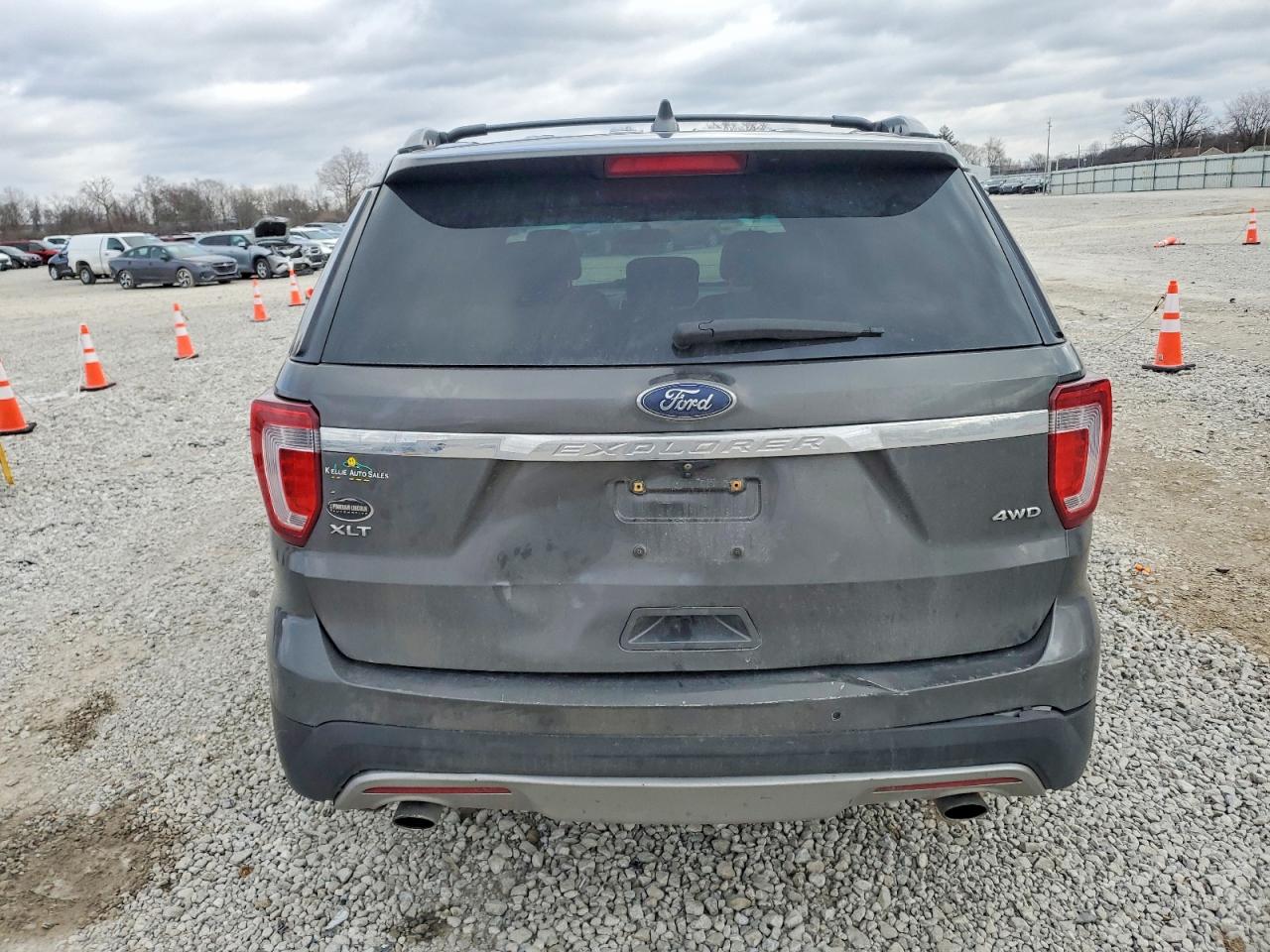 2016 FORD EXPLORER XLT photo 6