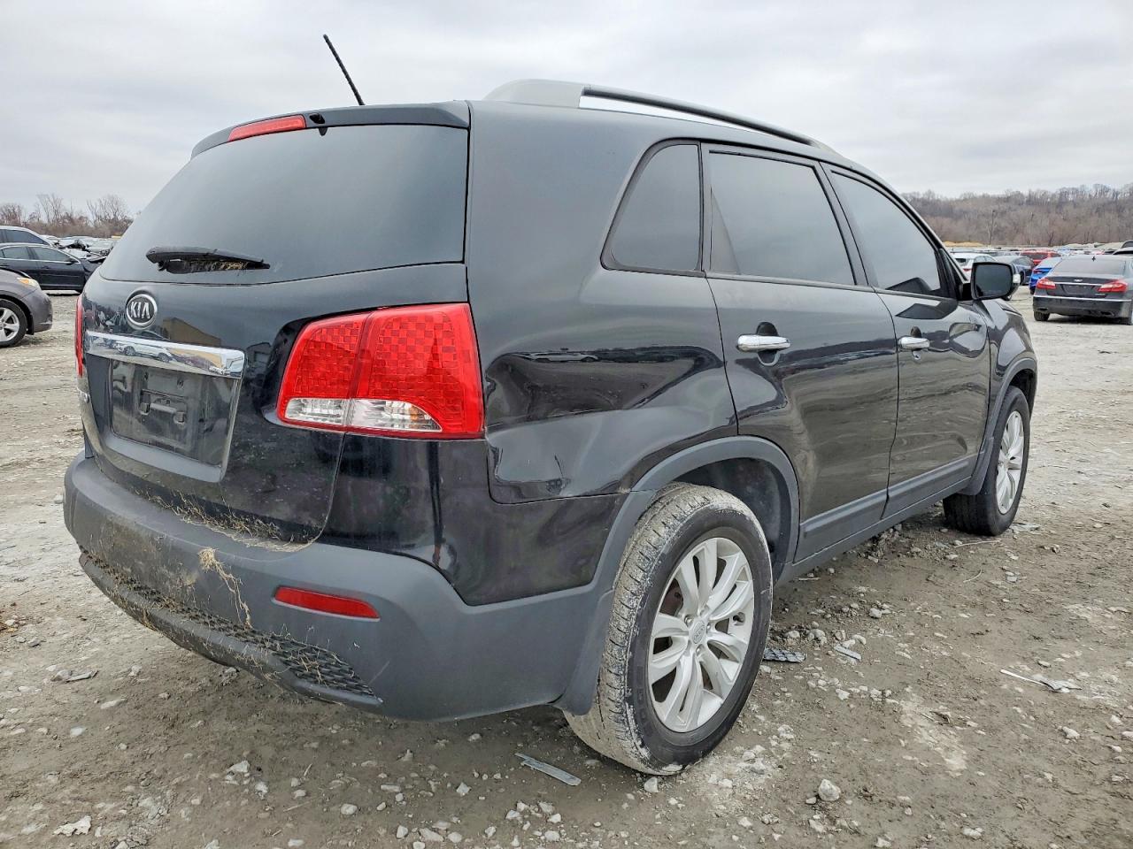 2011 KIA SORENTO BASE photo 3