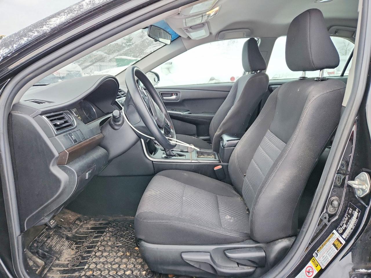 2017 TOYOTA CAMRY LE photo 7