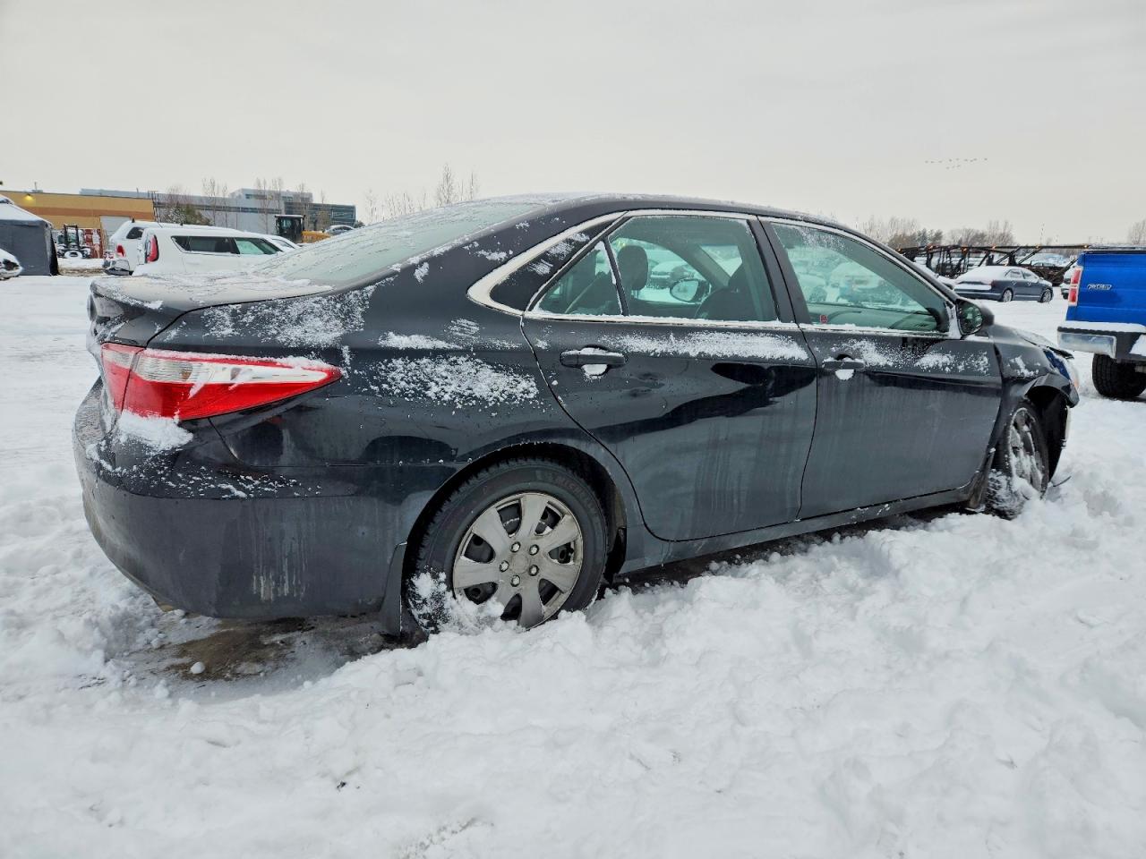 2017 TOYOTA CAMRY LE photo 3