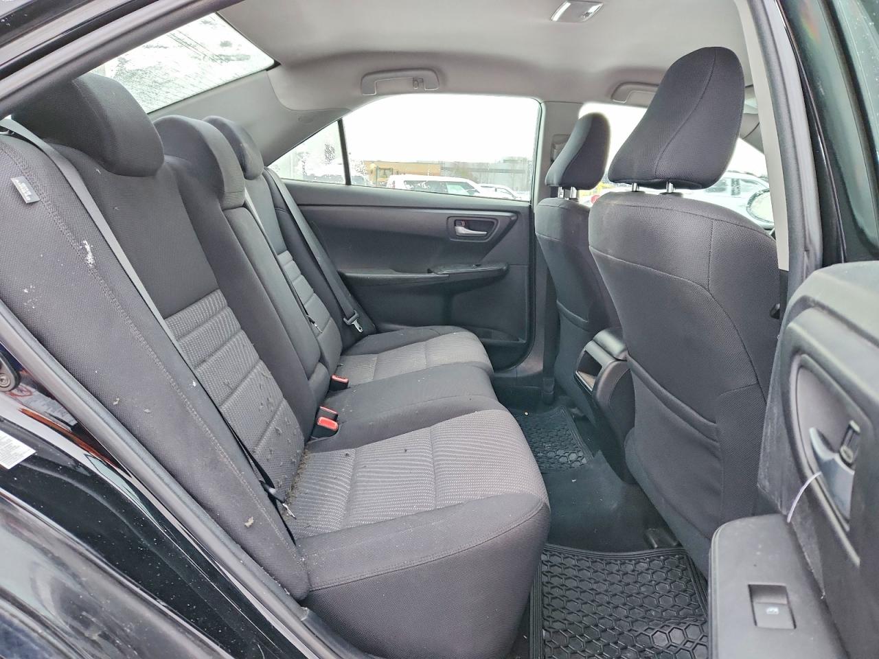 2017 TOYOTA CAMRY LE photo 10