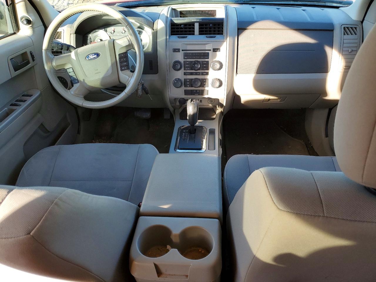 2012 FORD ESCAPE XLT photo 8