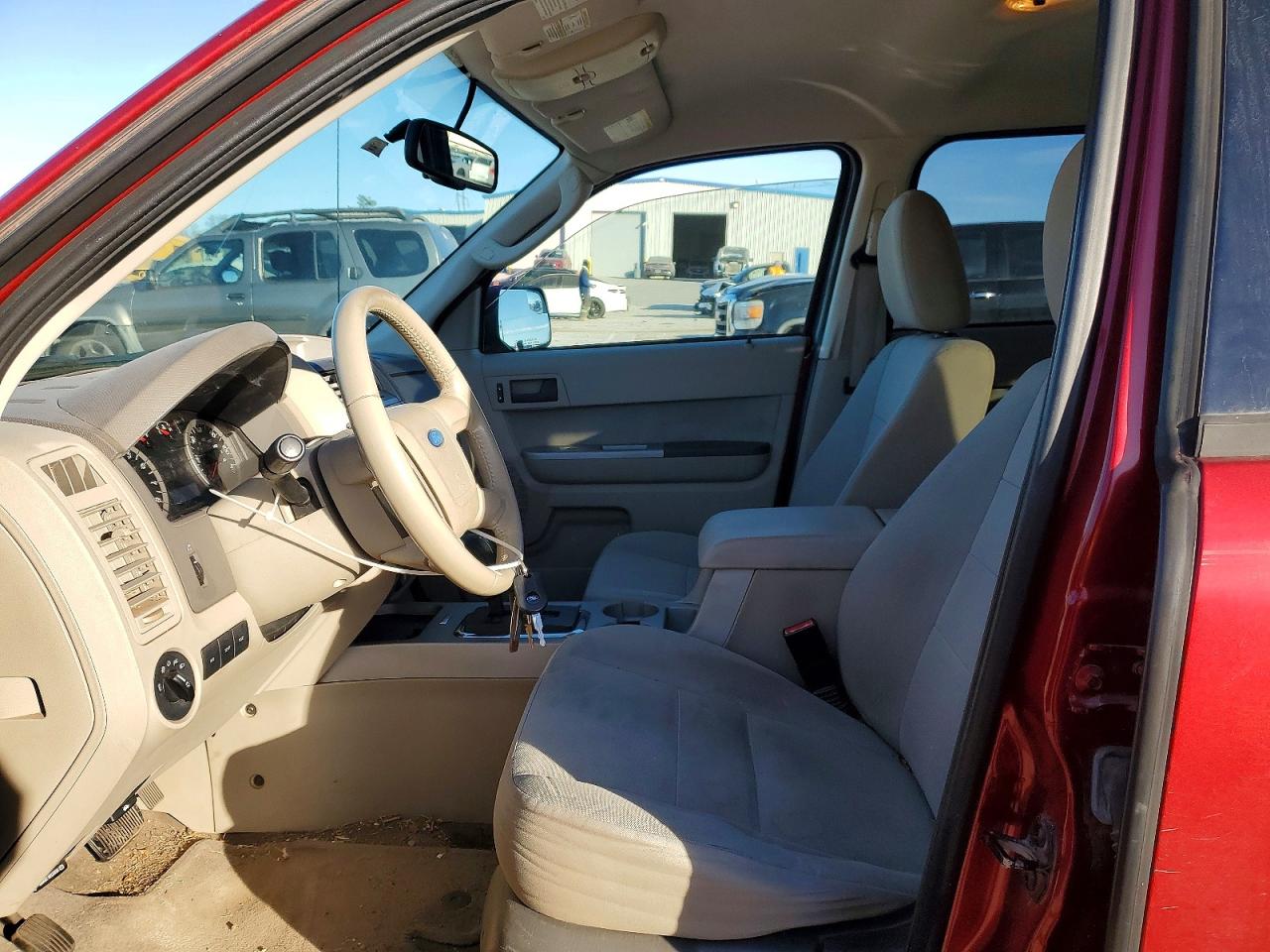 2012 FORD ESCAPE XLT photo 7