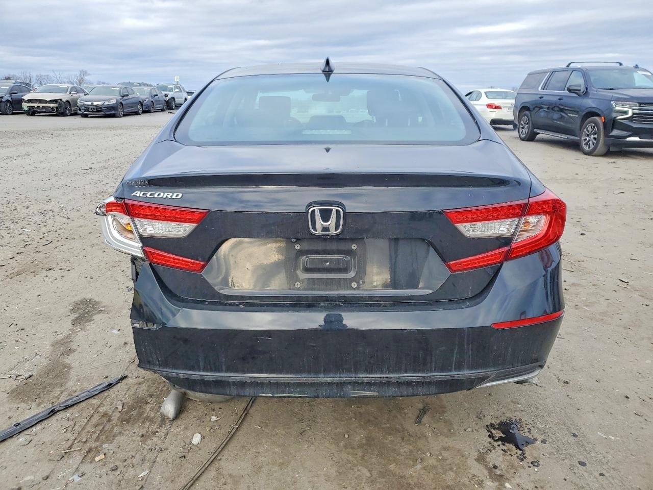 2018 HONDA ACCORD EX photo 6
