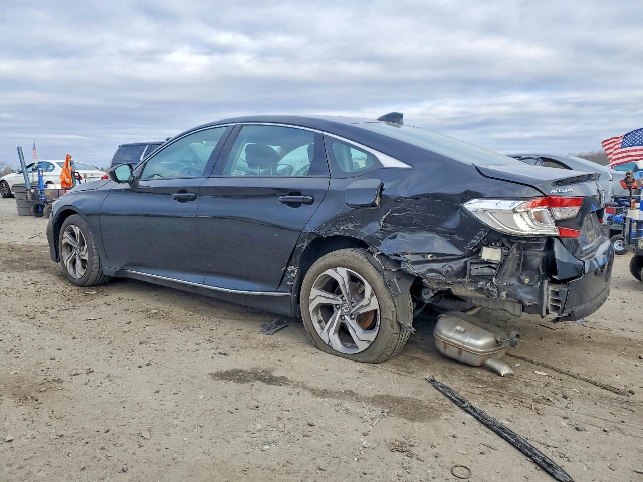 2018 HONDA ACCORD EX photo 2