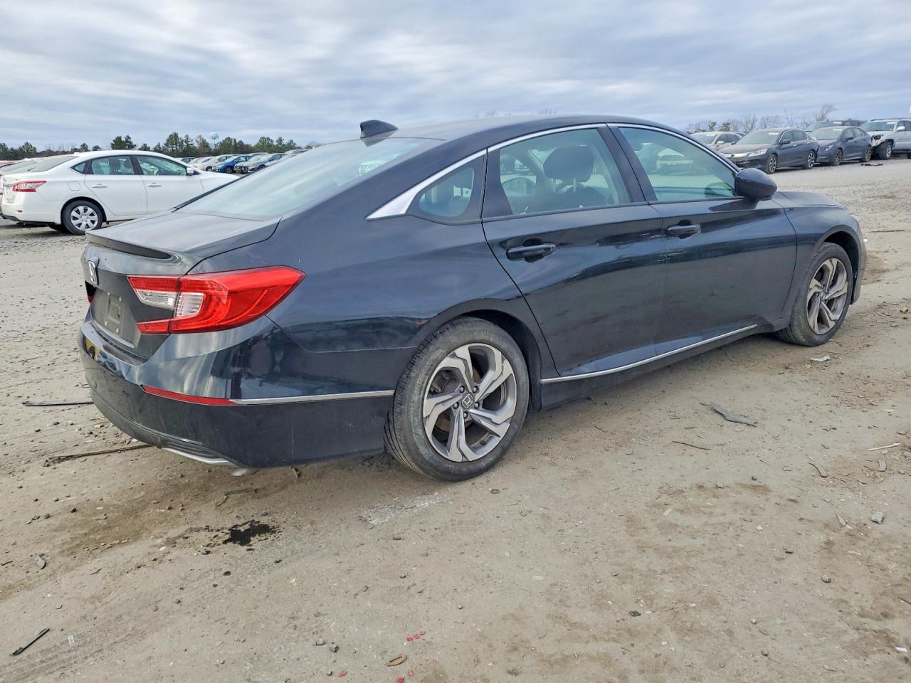2018 HONDA ACCORD EX photo 3