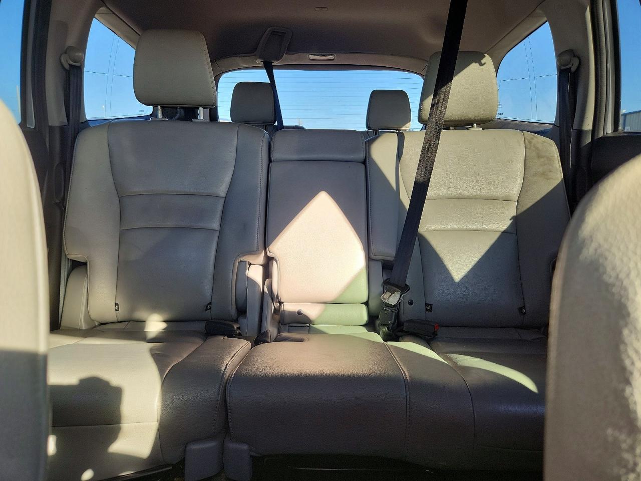 2016 HONDA PILOT TOURING photo 19