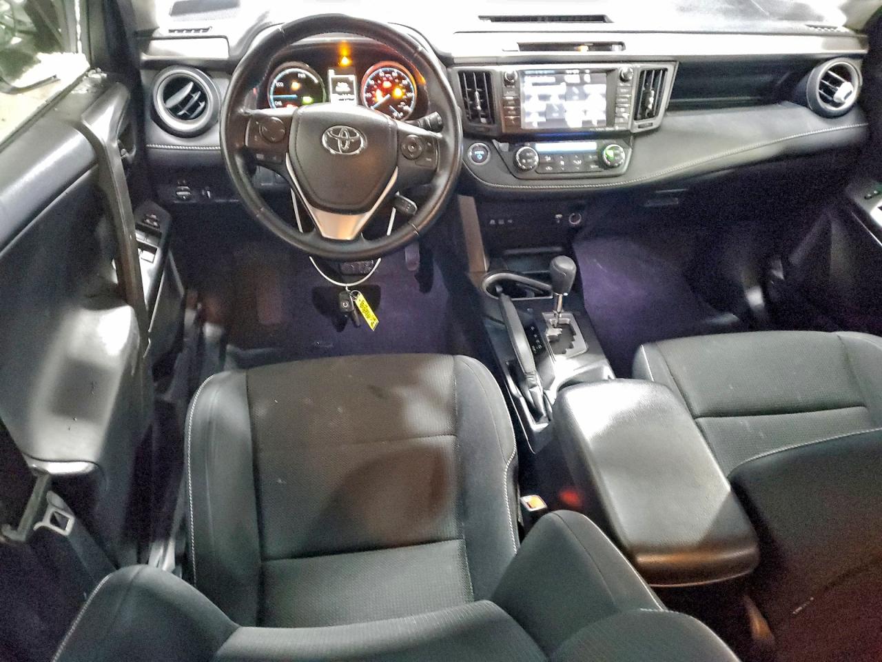 2016 TOYOTA RAV4 HV XLE photo 8