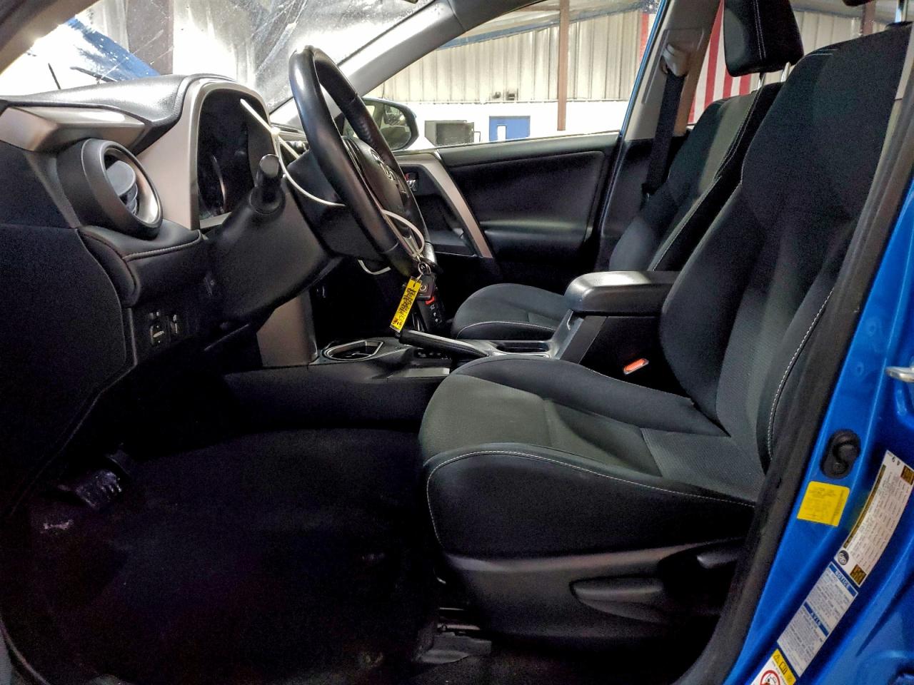 2016 TOYOTA RAV4 HV XLE photo 7