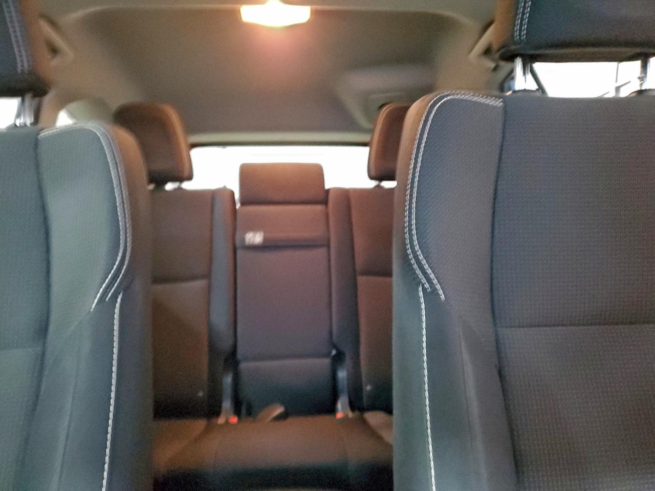 2016 TOYOTA RAV4 HV XLE photo 10