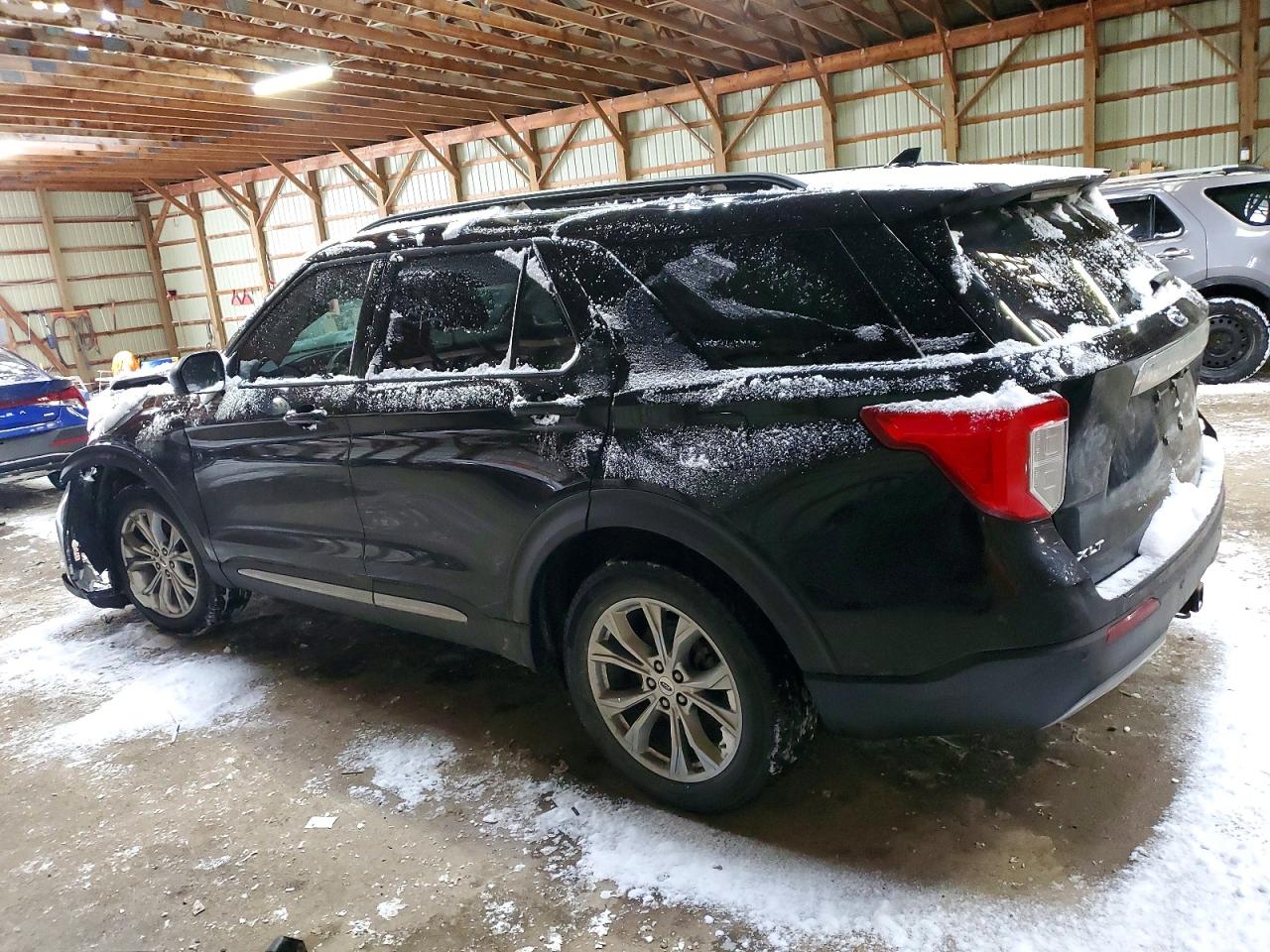 2020 FORD EXPLORER XLT photo 2