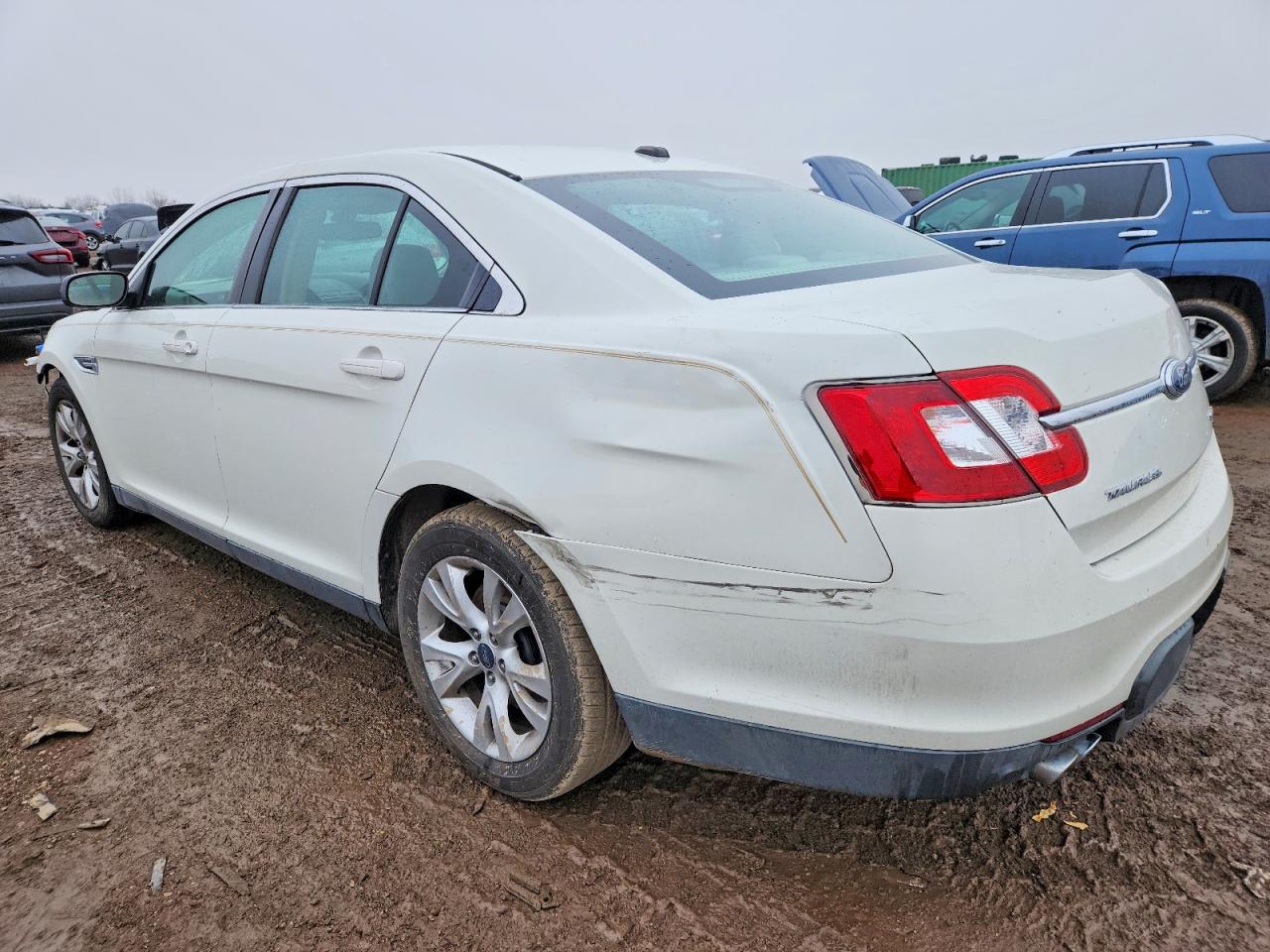 2010 FORD TAURUS SEL photo 2