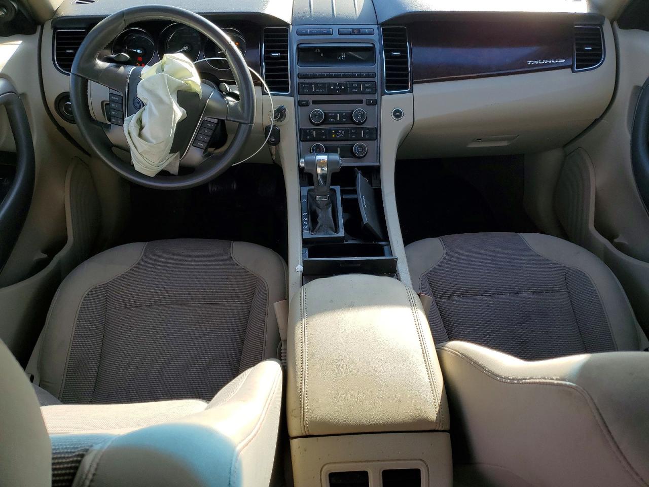 2010 FORD TAURUS SEL photo 8