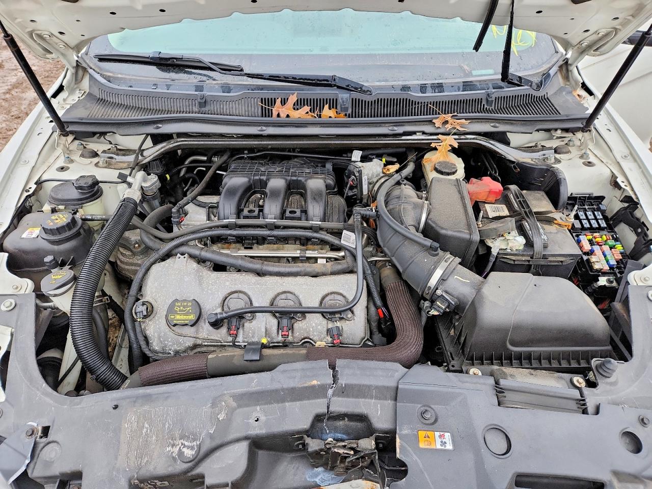 2010 FORD TAURUS SEL photo 11