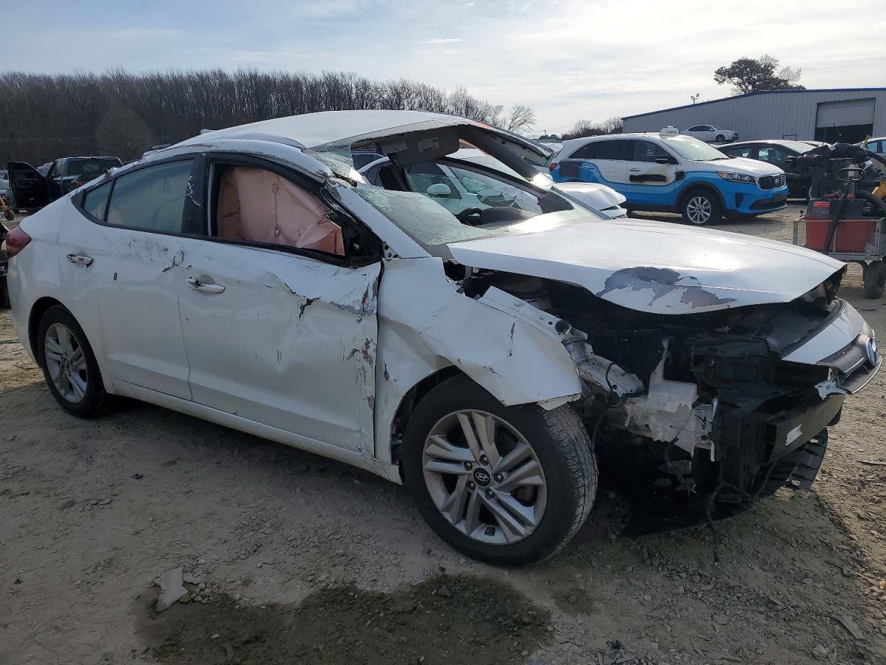 2020 HYUNDAI ELANTRA SEL photo 4