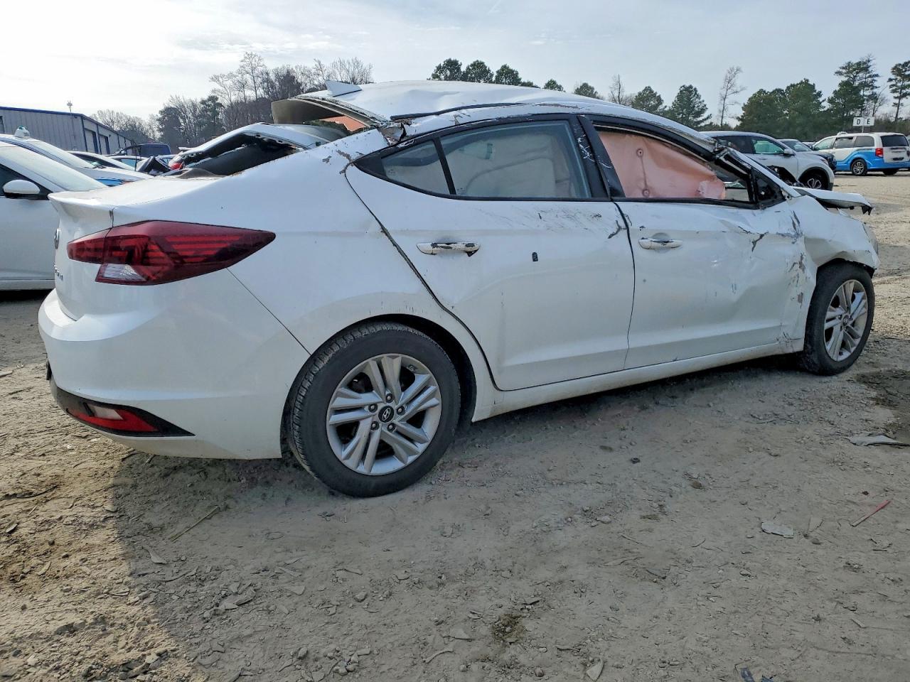 2020 HYUNDAI ELANTRA SEL photo 3