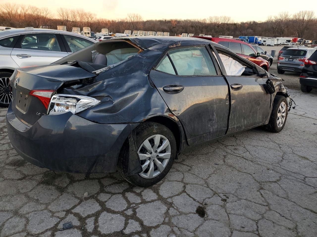 2015 TOYOTA COROLLA L photo 3