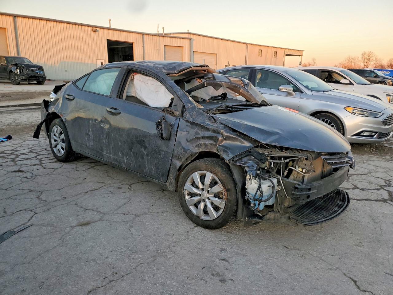 2015 TOYOTA COROLLA L photo 4