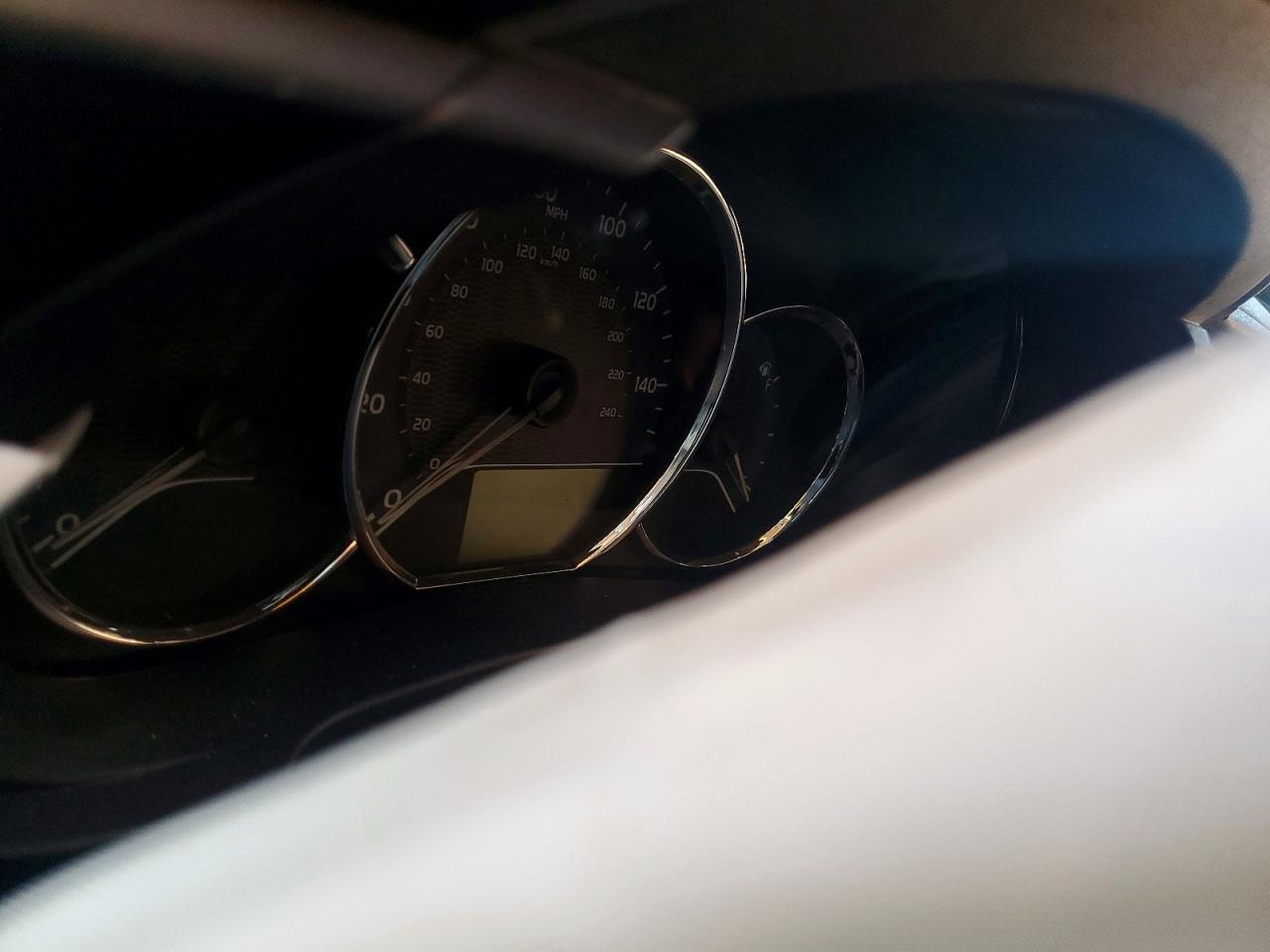 2015 TOYOTA COROLLA L photo 9