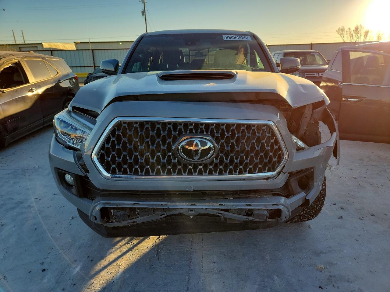 2019 TOYOTA TACOMA DOUBLE CAB photo 5