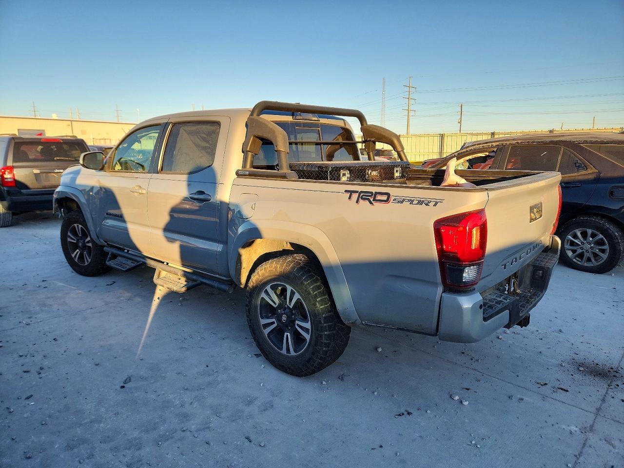 2019 TOYOTA TACOMA DOUBLE CAB photo 2