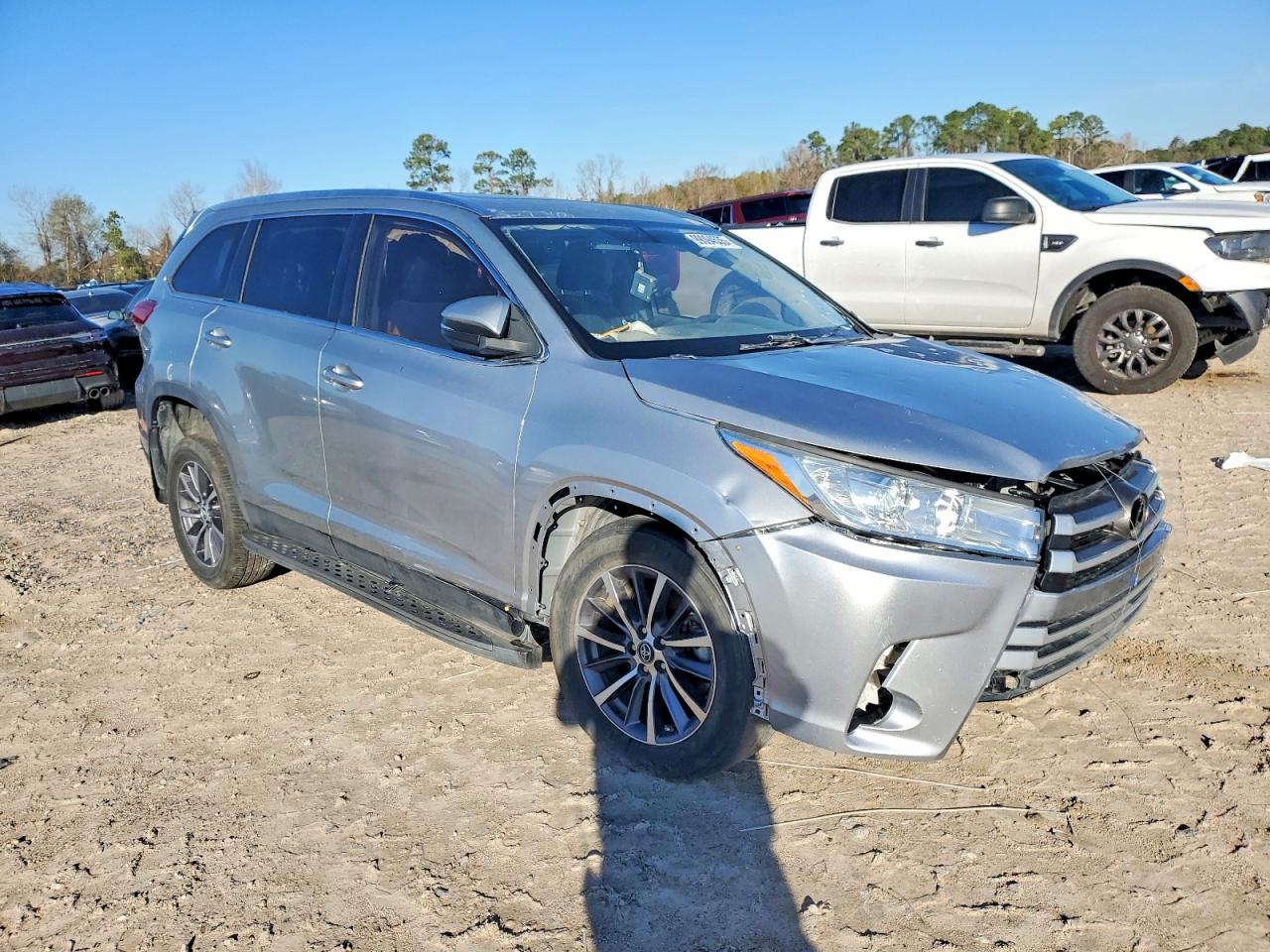 2019 TOYOTA HIGHLANDER SE photo 4