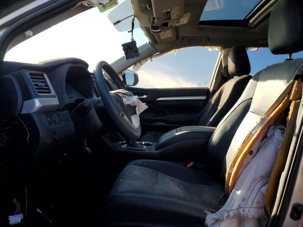 2019 TOYOTA HIGHLANDER SE photo 7
