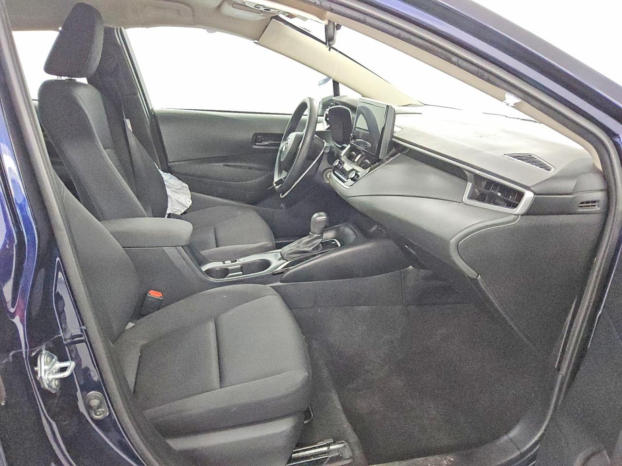 2023 TOYOTA COROLLA LE photo 7