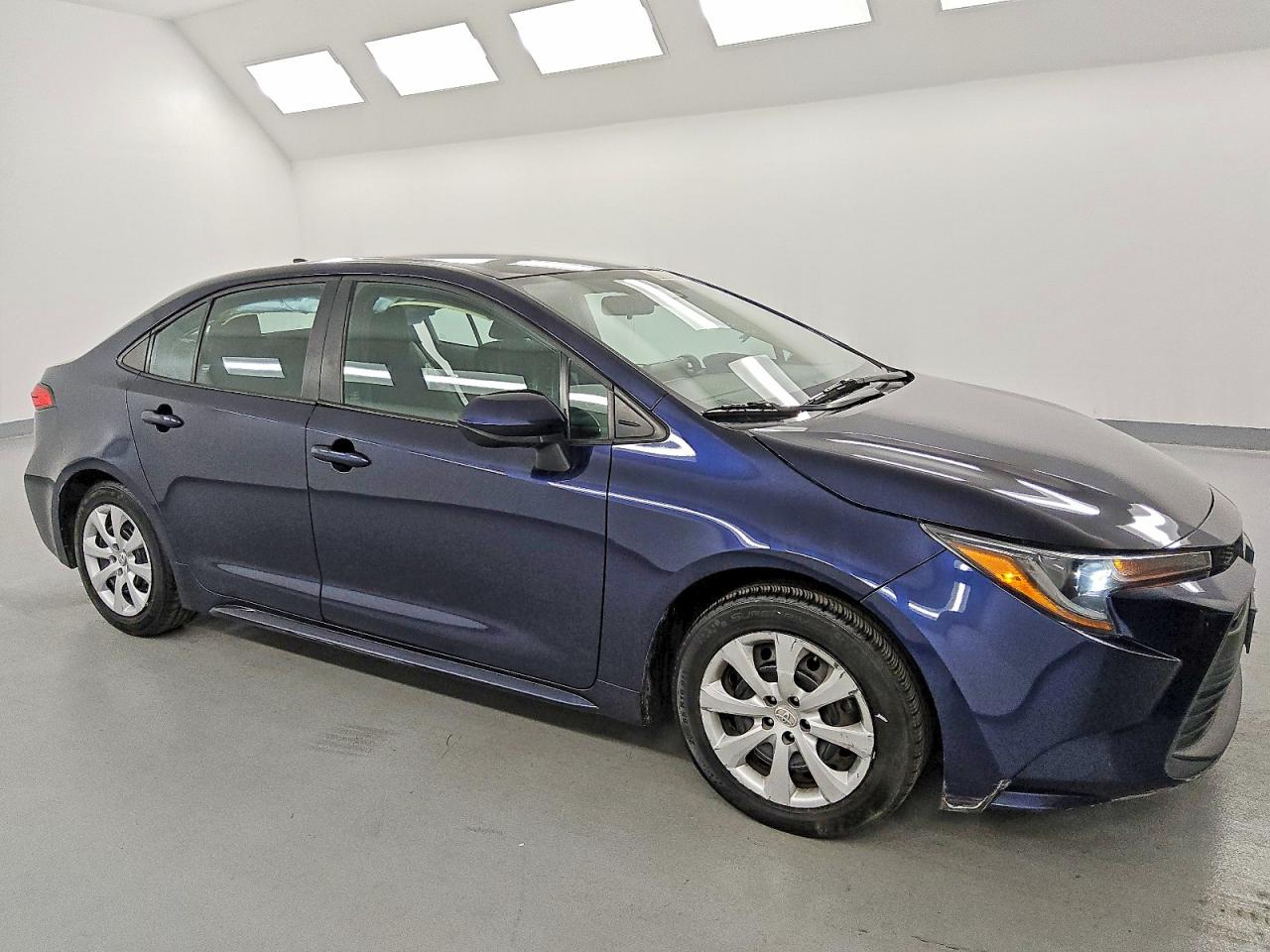 2023 TOYOTA COROLLA LE photo 4