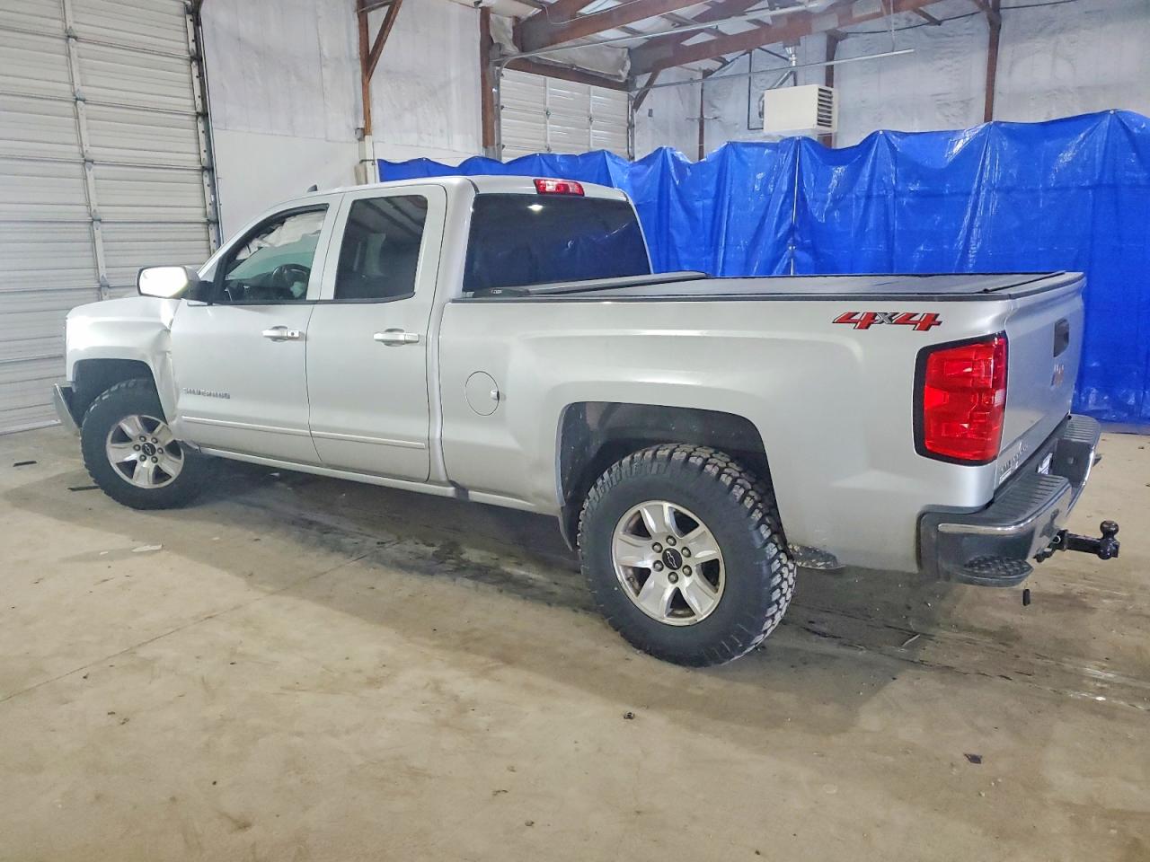 2018 CHEVROLET SILVERADO K1500 LT photo 2