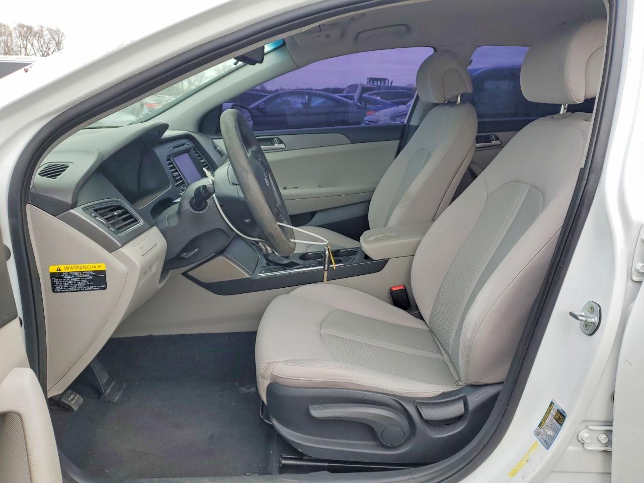 2016 HYUNDAI SONATA SE photo 13