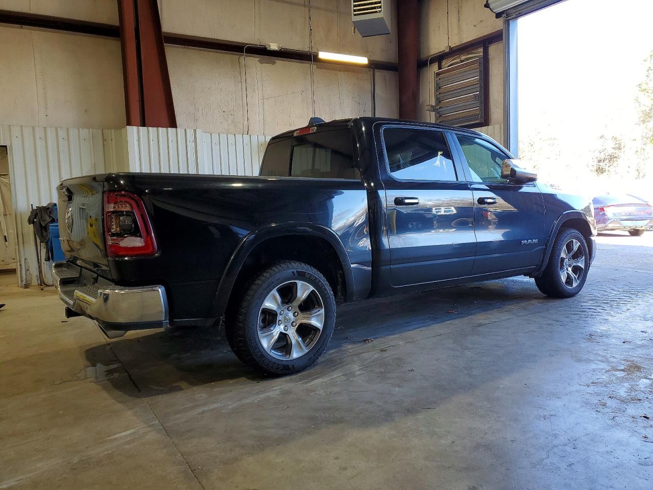 2019 RAM 1500 LARAMIE photo 5