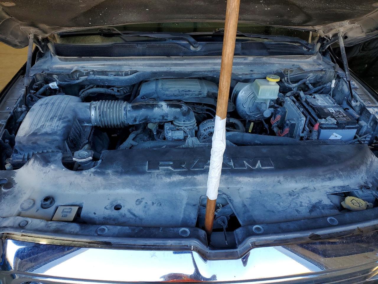2019 RAM 1500 LARAMIE photo 21