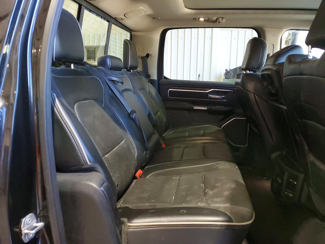 2019 RAM 1500 LARAMIE photo 19