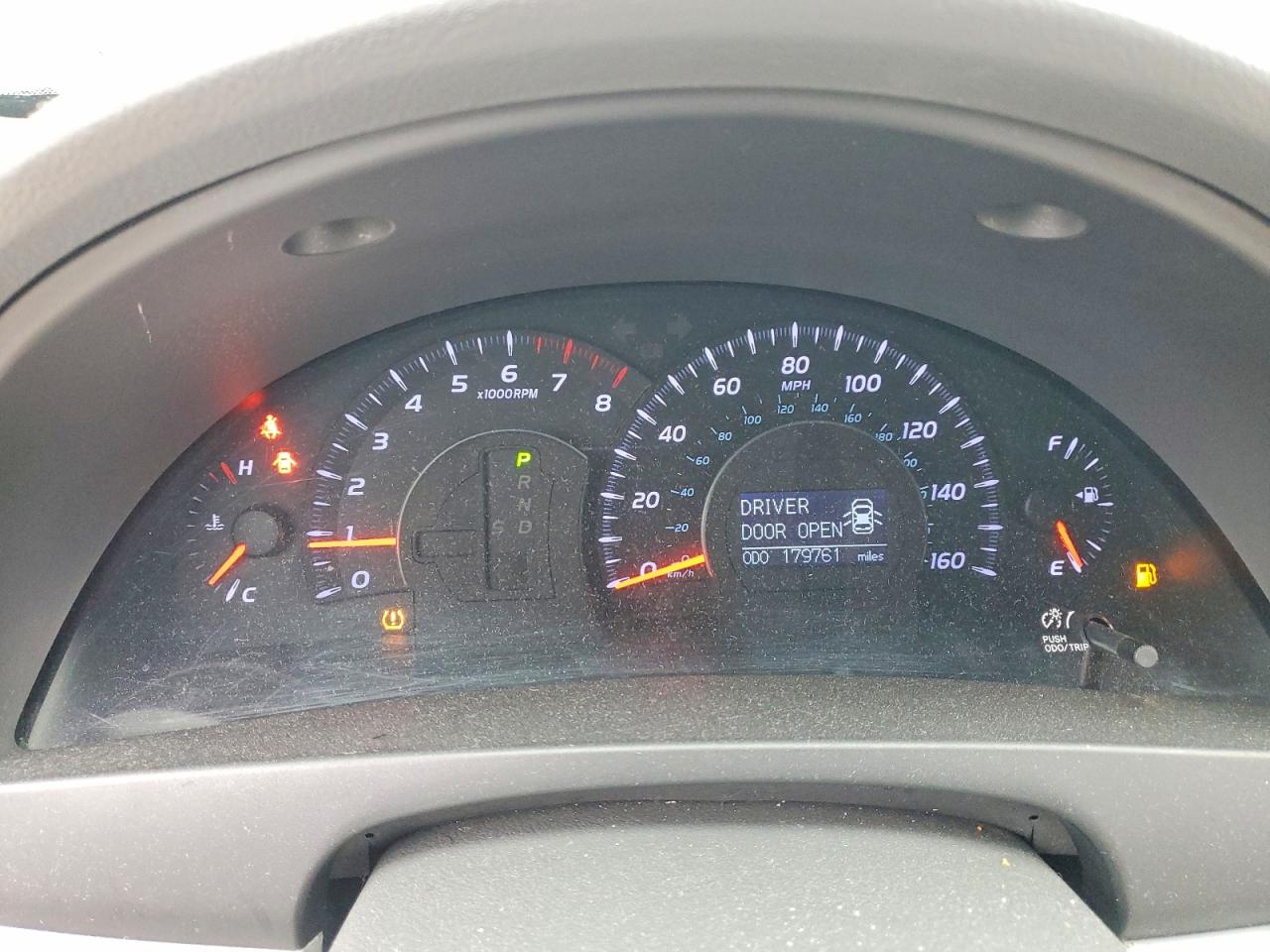 2010 TOYOTA CAMRY SE photo 9