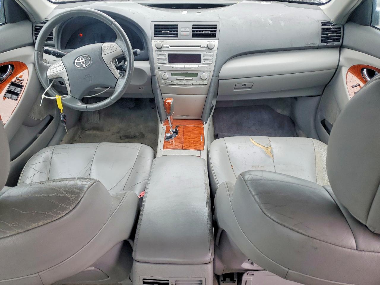 2010 TOYOTA CAMRY SE photo 8