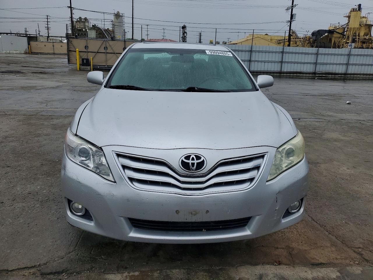2010 TOYOTA CAMRY SE photo 5