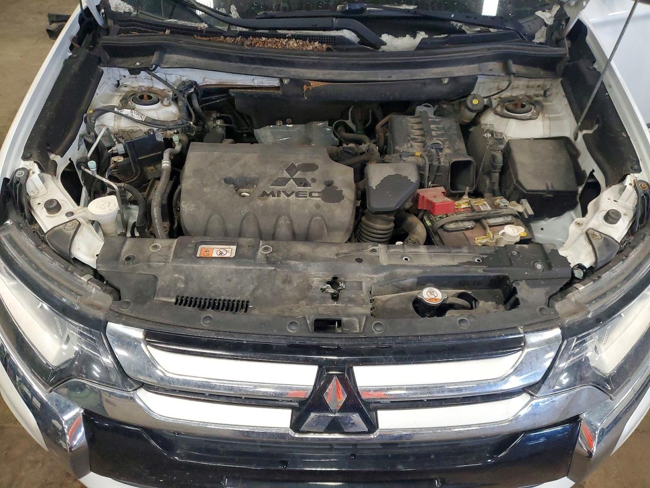 2016 MITSUBISHI OUTLANDER SE photo 12