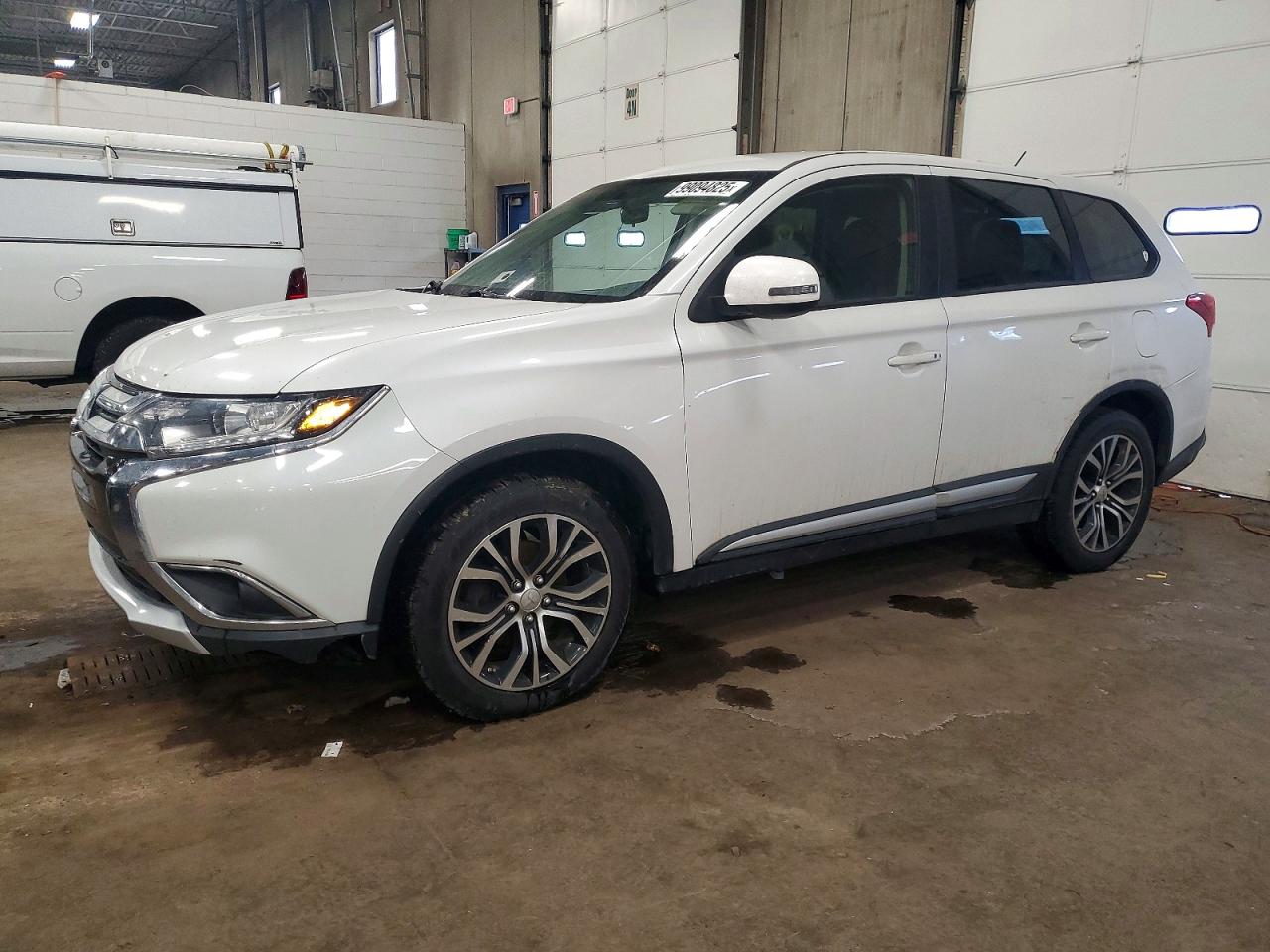 2016 MITSUBISHI OUTLANDER