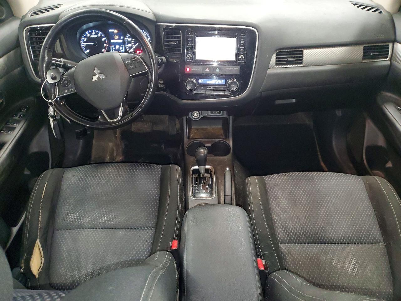 2016 MITSUBISHI OUTLANDER SE photo 8