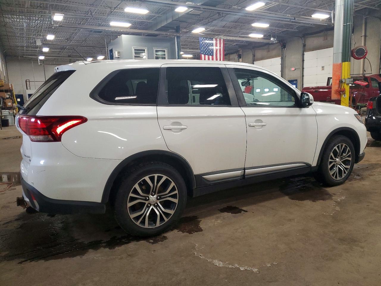 2016 MITSUBISHI OUTLANDER SE photo 3