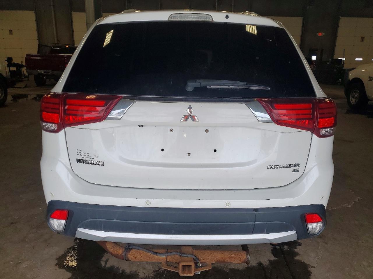 2016 MITSUBISHI OUTLANDER SE photo 6