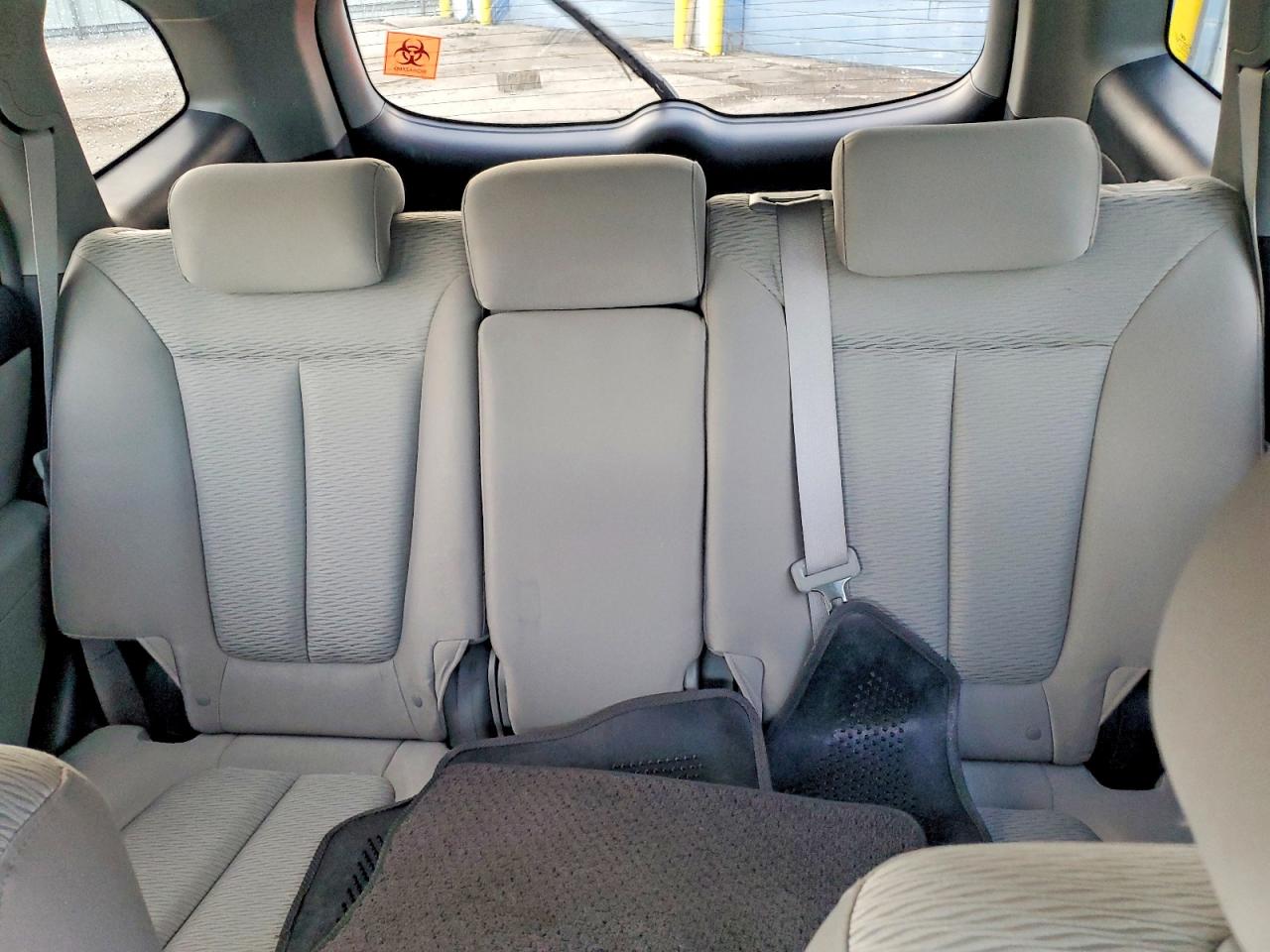 2009 HYUNDAI SANTA FE GLS photo 10