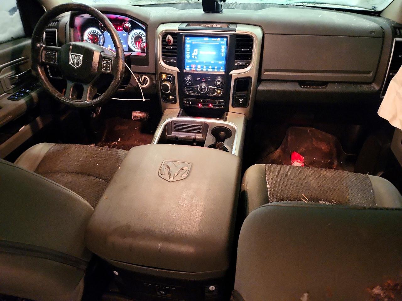 2018 RAM 1500 SLT photo 8