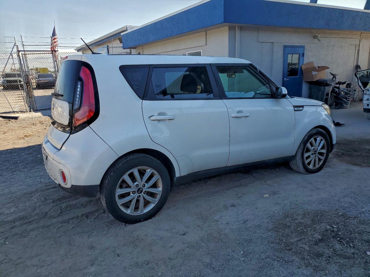 2018 KIA SOUL + photo 3