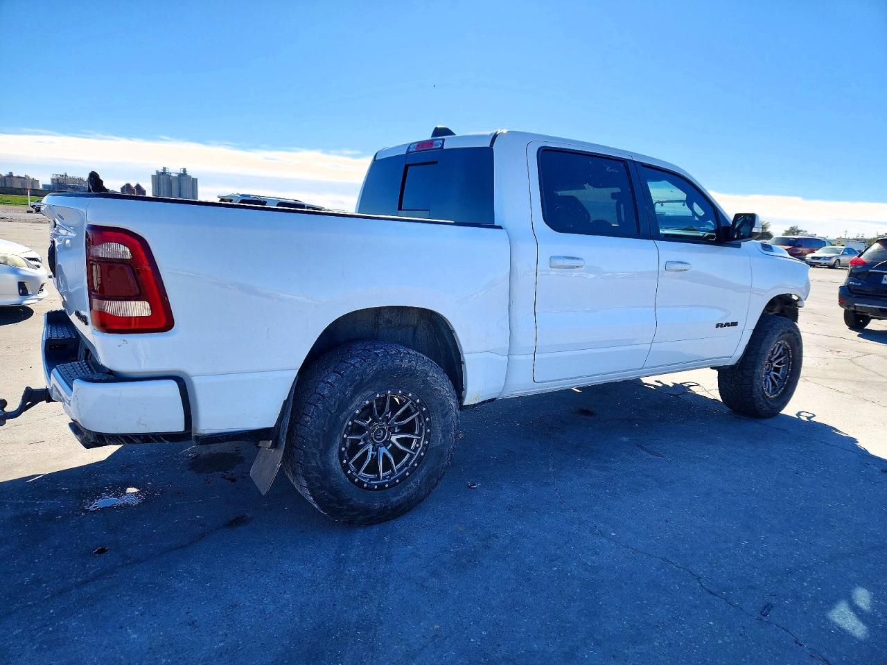 2021 RAM 1500 BIG HORN photo 3