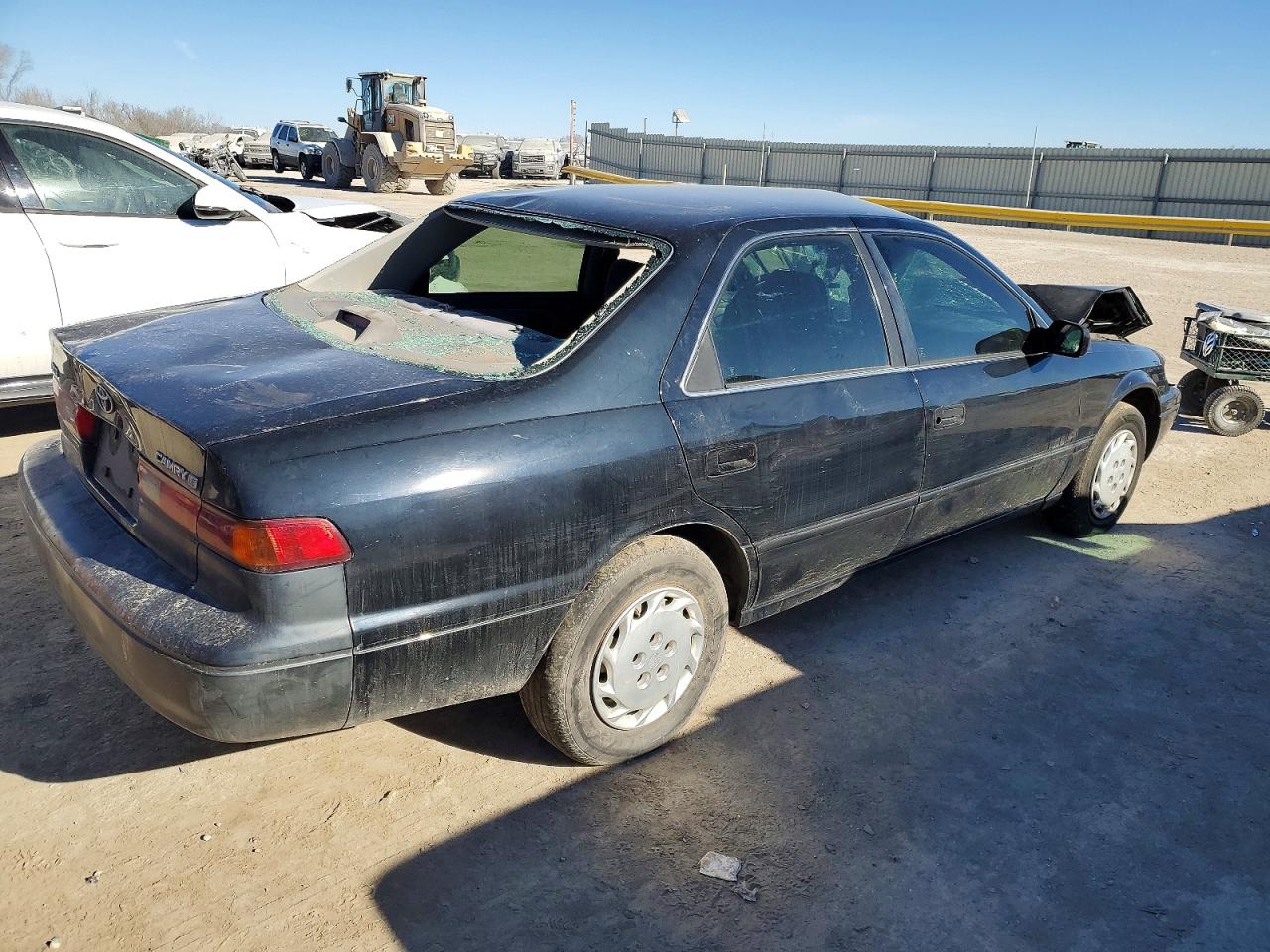 1997 TOYOTA CAMRY CE photo 3