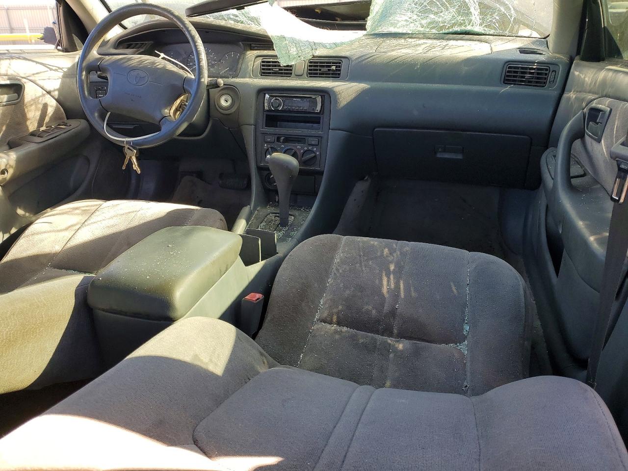 1997 TOYOTA CAMRY CE photo 8